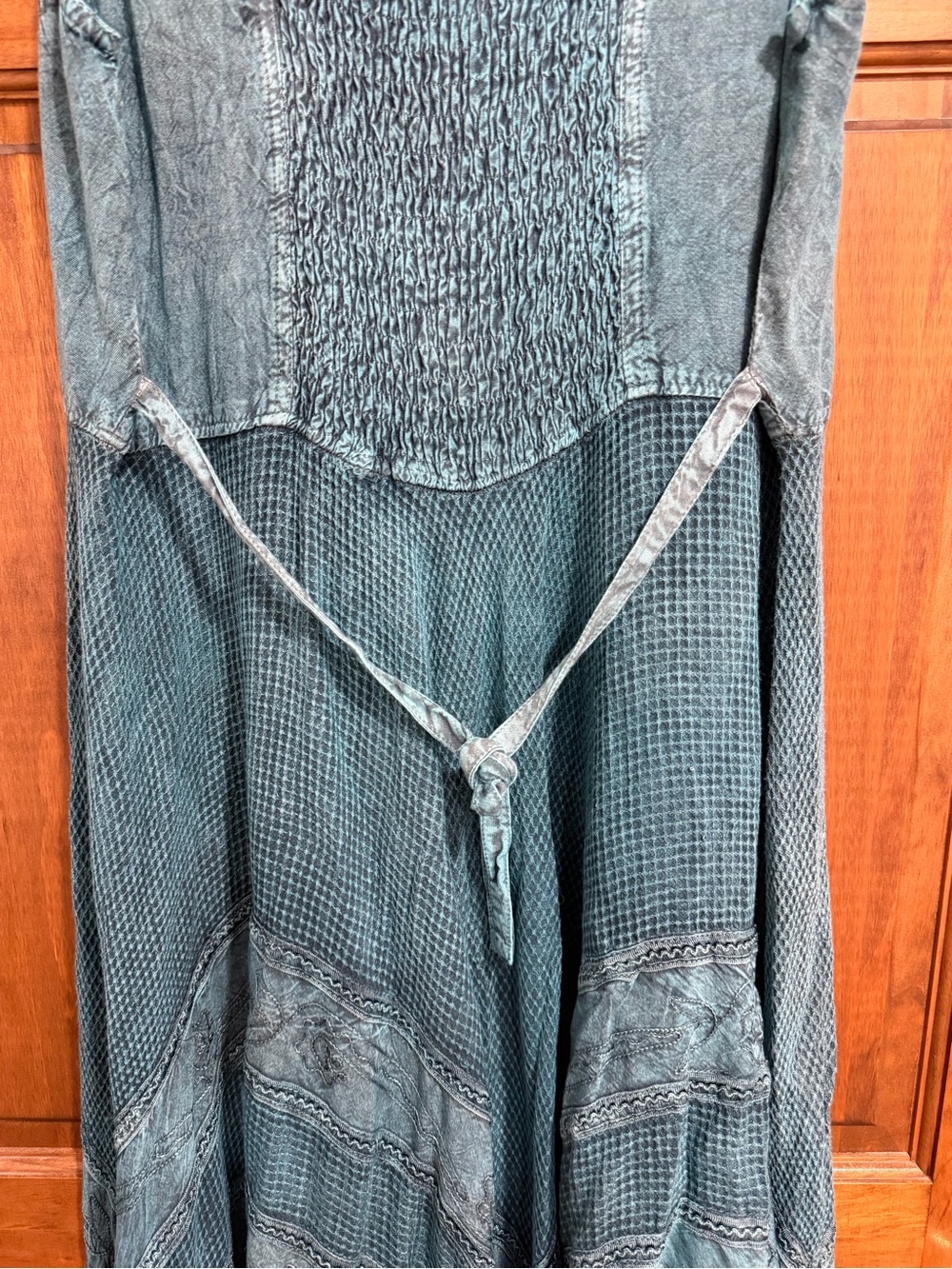Sleeveless Teal Lace-Up Midi Dress - Picture 5 of 6